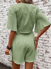 SHEIN Clasi Bộ áo crop top tay cánh bướm xoắn phía trước và quần short hai mảnh - màu xanh lá - Xem 2
