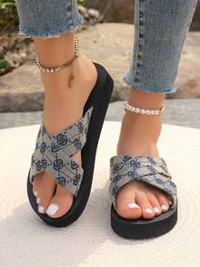 2024 Mùa hè Phong cách mới Vải in Dây đeo chéo Thanh lịch Ngoài trời bờ biển Kích thước lớn Của phụ nữ Nêm Dày Đáy Dép xăng đan - Xanh đậm - Xem 3