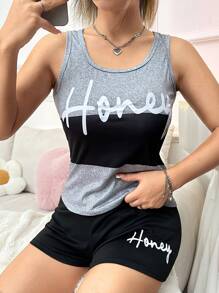 2入組口號印花對比顏色背心和短褲睡衣套裝