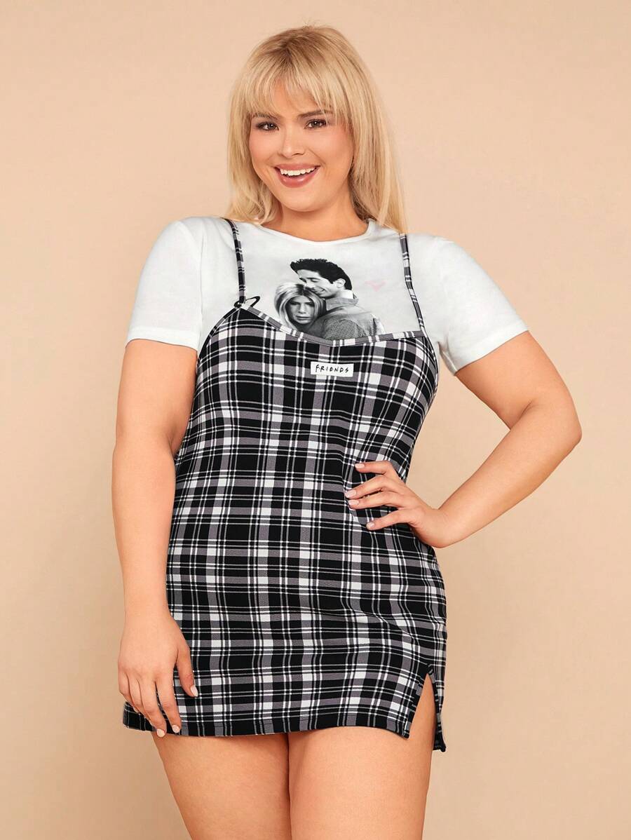 FRIENDS X SHEIN Plus Knitted Body-Hugging Dress In Black & White Gingham With Rach & Ross Photo Print, 2 Pieces Set - White - View 1