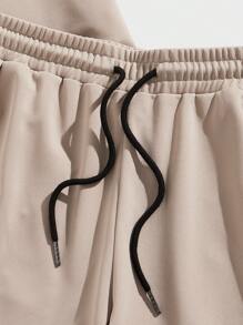 Manfinity Hypemode 2pcs Standard Men Khaki Color T-Shirt And Shorts Set, Minimalist Letter Design And Drawstring - Khaki - View 3