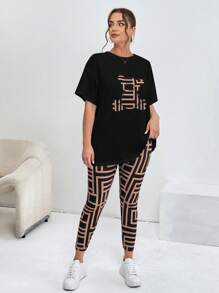 SHEIN Essnce Bộ đồ hai mảnh áo thun tay ngắn in họa tiết rộng rãi mùa hè cỡ lớn dành cho nữ và quần dài - màu đen - Xem 3