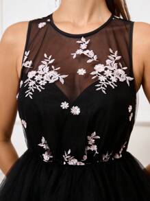 SHEIN Belle Women's Elegant & Romantic Black Mesh Embroidery Embroidered Mesh Fabric See-Through Neckline Heart-Shaped Detail Design Mesh & Tulle Splicing Fluffy Dress High Slit At Hem Princess Tutu Dress Suitable For Gorgeous And Elegant Back-To-School Party Music Festival Occasion Women's Cocktail Dress - Black - View 6
