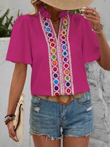 Breezaya 蕾絲邊修飾的v領短袖女襯衫 - 玫紅色 - 查看 3