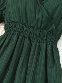 Vestido con mangas abullonadas, volantes en el bajo y textura para niña preadolescente, ideal para vacaciones, verano y viajes - Verde Oscuro - Ver 3