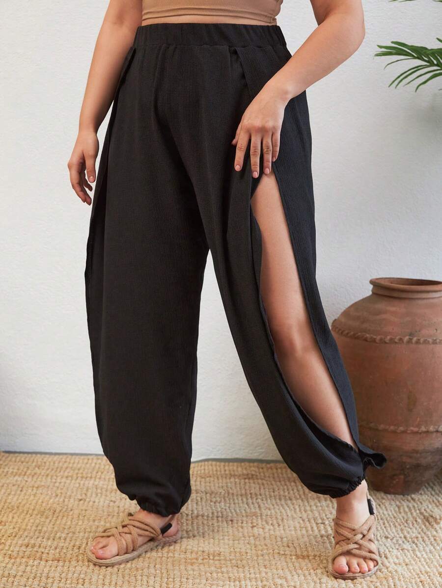 RueChic Plus Split Detailed Thigh Pants - Black - View 1