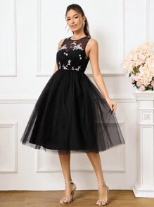 SHEIN Belle Women's Elegant & Romantic Black Mesh Embroidery Embroidered Mesh Fabric See-Through Neckline Heart-Shaped Detail Design Mesh & Tulle Splicing Fluffy Dress High Slit At Hem Princess Tutu Dress Suitable For Gorgeous And Elegant Back-To-School Party Music Festival Occasion Women's Cocktail Dress - Black - View 5
