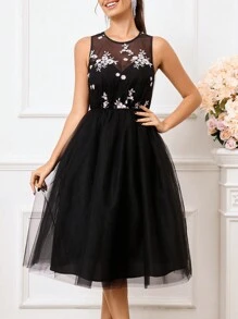 SHEIN Belle Women's Elegant & Romantic Black Mesh Embroidery Embroidered Mesh Fabric See-Through Neckline Heart-Shaped Detail Design Mesh & Tulle Splicing Fluffy Dress High Slit At Hem Princess Tutu Dress Suitable For Gorgeous And Elegant Back-To-School Party Music Festival Occasion Women's Cocktail Dress - Black - View 4