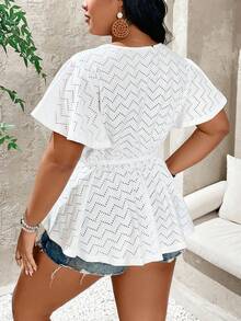 SHEIN Holidaya Plus Size Random Cutout Textured Floral Pattern V-Neck Shirt With Lace Hem Design - White - View 2