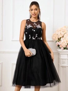 SHEIN Belle Women's Elegant & Romantic Black Mesh Embroidery Embroidered Mesh Fabric See-Through Neckline Heart-Shaped Detail Design Mesh & Tulle Splicing Fluffy Dress High Slit At Hem Princess Tutu Dress Suitable For Gorgeous And Elegant Back-To-School Party Music Festival Occasion Women's Cocktail Dress - Black - View 1