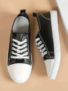 女式低領平底鞋,簡單的鞋帶設計,方便穿脫,可當作懶人鞋或拖鞋穿著,適合在工作或學校穿著,舒適又時尚 - 黑與白 - 查看 1