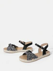 Styleloop Women'S Fashionable Flat Sandals - Black - View 4