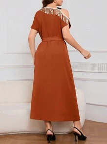 Modelyn 女士不對稱領口拼接腰帶和流蘇細節連衣裙 - 鏽棕色 - 查看 2