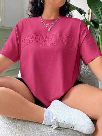 SHEIN EZwear 加大码字母图案压纹圆领T恤 粉色T恤