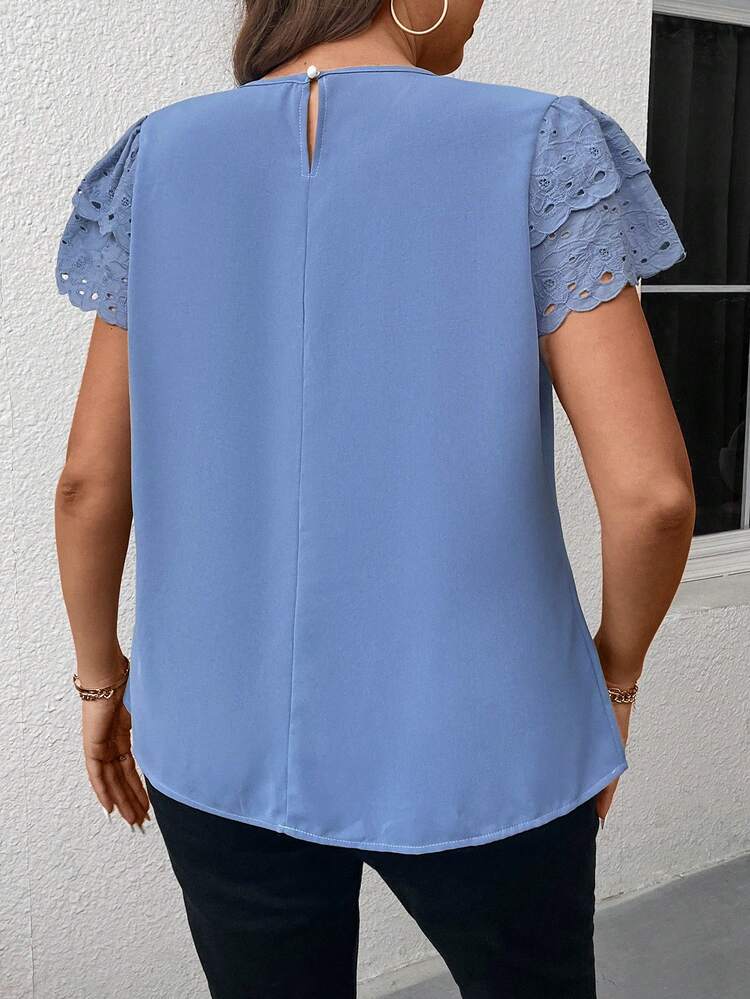 Plus Size Keyhole Neckline Floral Lace Puff Sleeve Blouse