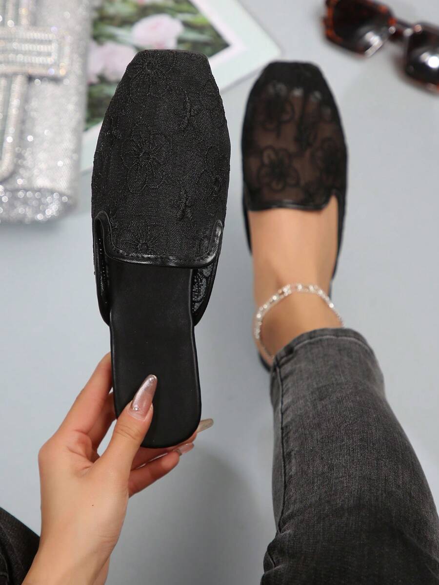 Women Flats Busur Plain - Hitam - View 1