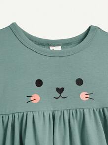 Cozy Pixies Set di 2 pezzi Abito a fantasia con coniglietto a cartone animato per bambina con bordo arricciato, scollo tondo e vita raccolta - Verde - Visualizzare 4