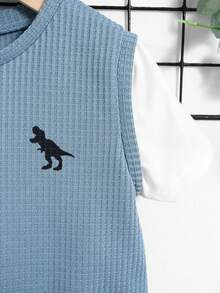 SHEIN 幼兒男孩休閒舒適恐龍圖案拼色短袖上衣配短褲和帽子套裝(二合一設計) - 彩色 - 查看 4