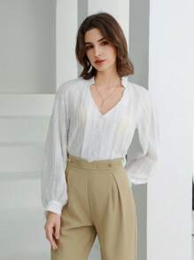 GENKIRA V領紋理半透明長袖女式襯衫 - 白色 - 查看 3