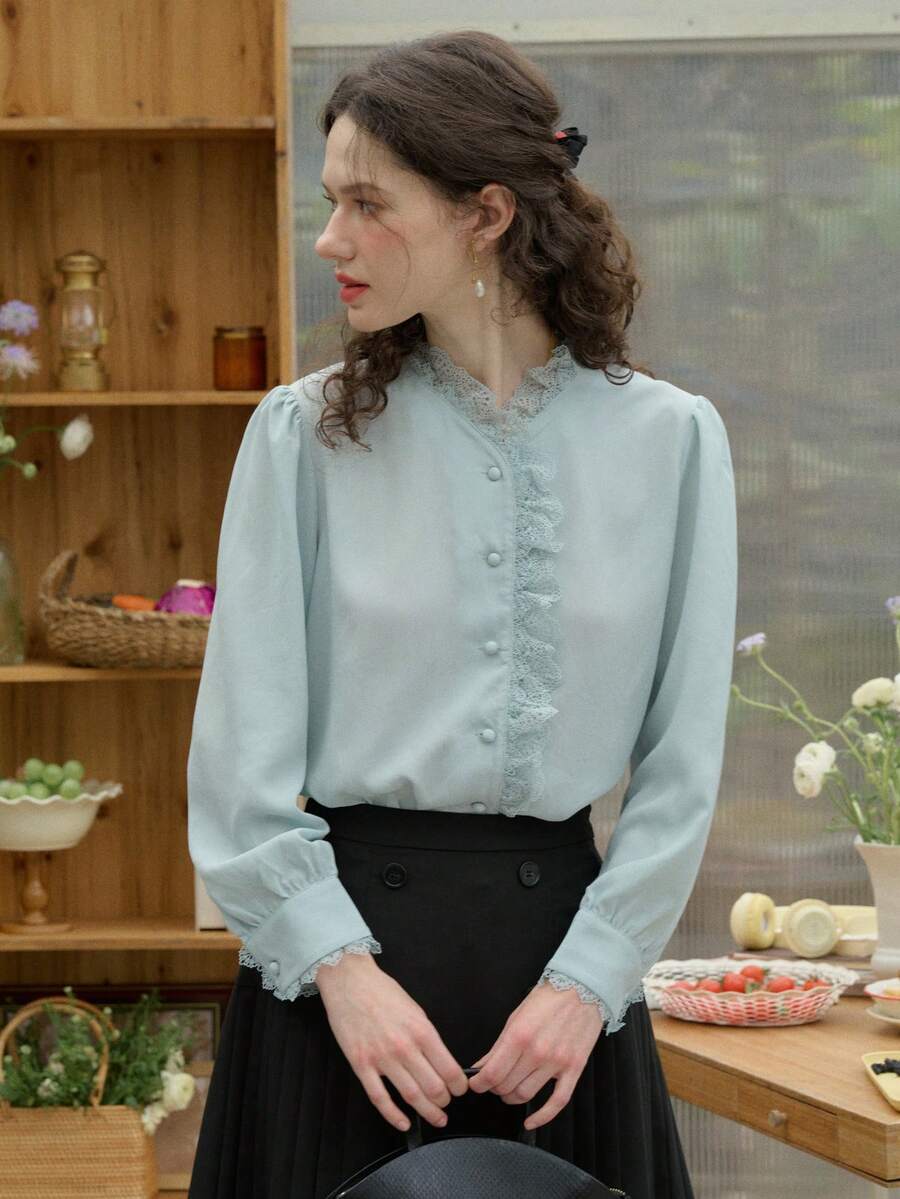 Simple Retro Ladies' Solid Color Lace Trim Casual Shirt