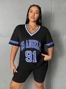 SHEIN MOOSTA Camiseta de verano para mujer con estampado de letras, ribete a rayas y parches, tallas grandes - Negro - Ver 5