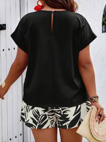 Random Print Plus Size Boho Women's Batwing Sleeve T-Shirt And Plant Print Shorts Two-Piece Set, Summer - Black - View 2