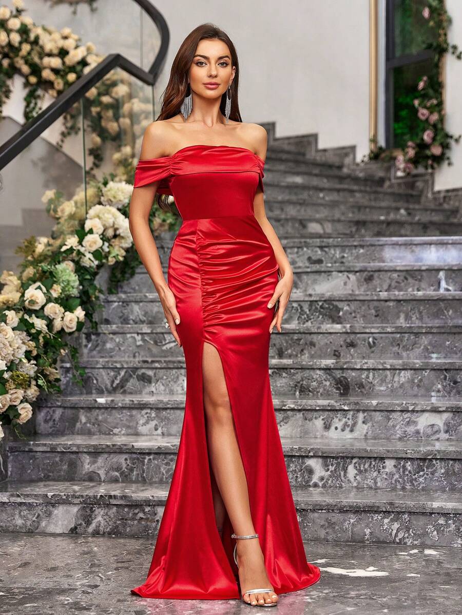 SHEIN Belle Vestido de dama de honor con corte lateral y escote descubierto de unicolor para boda, vestido de gala para mujer - Rojo - Ver 1
