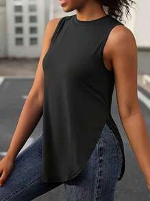 SHEIN Plus Size Solid Color Round Neck Sleeveless Split Hem Tank Top - Black - View 1