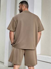 Manfinity Homme Nam Kích thước lớn Dây kéo Ngắn tay Áo thun Với Một nửa thân trước Vòng cổ Và Quần short Giải trí Bộ - màu nâu - Xem 2