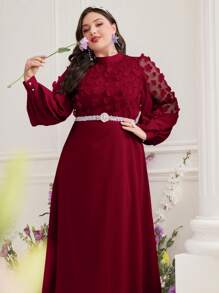 Modelyn Váy cổ cao tay đèn lồng thêu và chắp vá cỡ lớn màu đỏ tía - Màu Đỏ Sâu - Xem 3