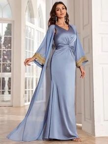 V-Neck Abito aderente con torsione sul davanti e giacca con apertura frontale in nastro di giunzione