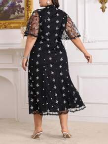 Modelyn 加大尺碼女裝花邊刺繡荷葉袖連衣裙