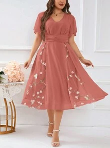 SHEIN Clasi Vestido Estampado Estival Con Bordado Floral, Mangas Con Volantes Y Cintura Plisada Para Mujeres De Talla Grande