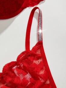 ثوب النوم المكون من حمّالة الصدر ذات الأسلاك والبنطلون الداخلي بنقش الدانتيل الزهري - الأحمر - مشاهدة 3