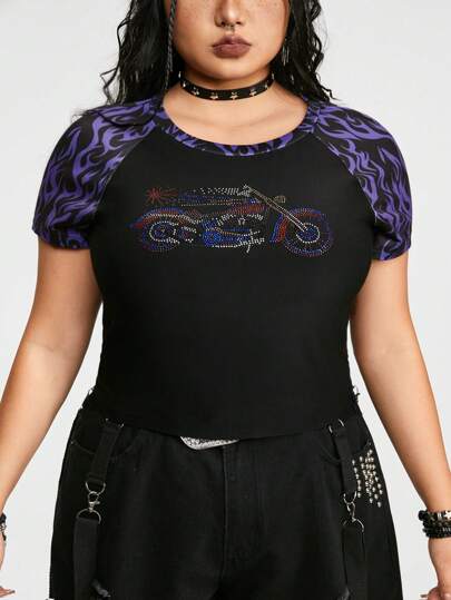 Grunge Punk Camiseta ajustada con manga raglán, decorada con piedras rhinestone y estampado de llamas, para mujeres de talla grande amantes de las motos