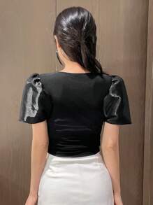DAZY Áo thun tay phồng phối lưới màu trơn tương phản dành cho nữ - màu đen - Xem 2