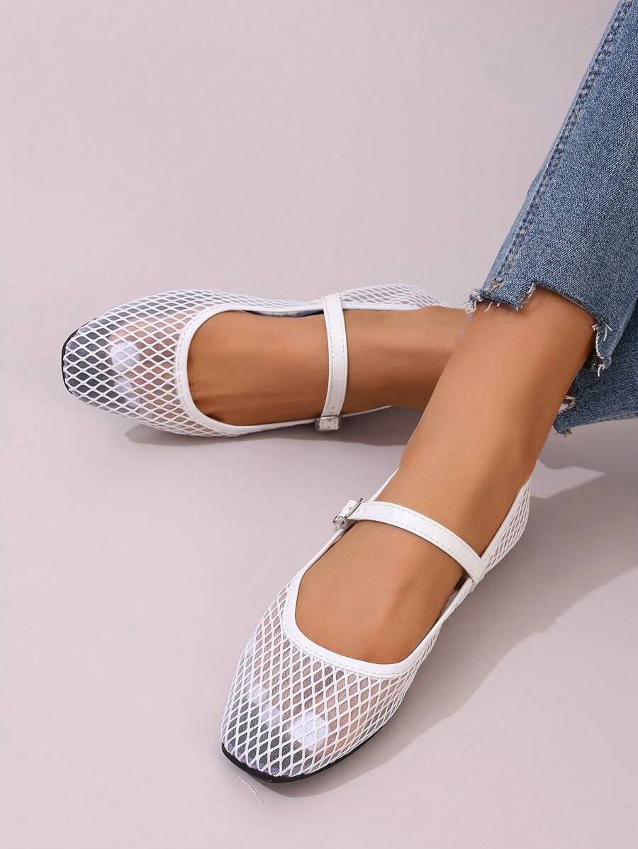 2025年秋季新款女士透气网眼单带扣轻便舒适平底鞋