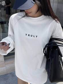 Áo thun nữ cổ tròn trễ vai in chữ, quần áo mùa thu tay dài cho nữ - trắng - Xem 3