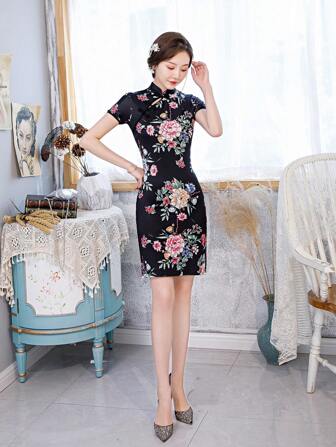 Fikoo Elegant Short Sleeve Cheongsam Dress With Floral Print Round Neck Bodycon Design And Split Hem Polyester Fabric For Women