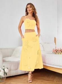 BELROSIE Solid Color Spaghetti Strap Cami Top With Applique Detail - Yellow - View 5