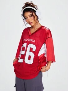 Coolane Camiseta De Cuello En V Con Hombro Caído Y Estampado De Letras Y Números