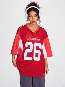 Coolane Camiseta De Cuello En V Con Hombro Caído Y Estampado De Letras Y Números