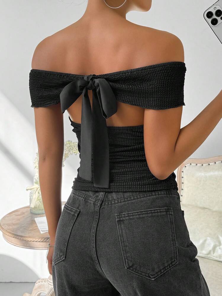 Pleated Bowknot Back Hollow Out Cropped T-Shirt
