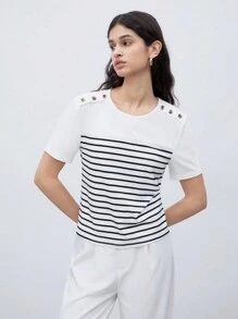 BizChic Camiseta de manga corta con decoración de hebilla metálica a rayas para mujer, top básico para salir, oficina, casual de negocios - Blanco y Negro - Ver 7