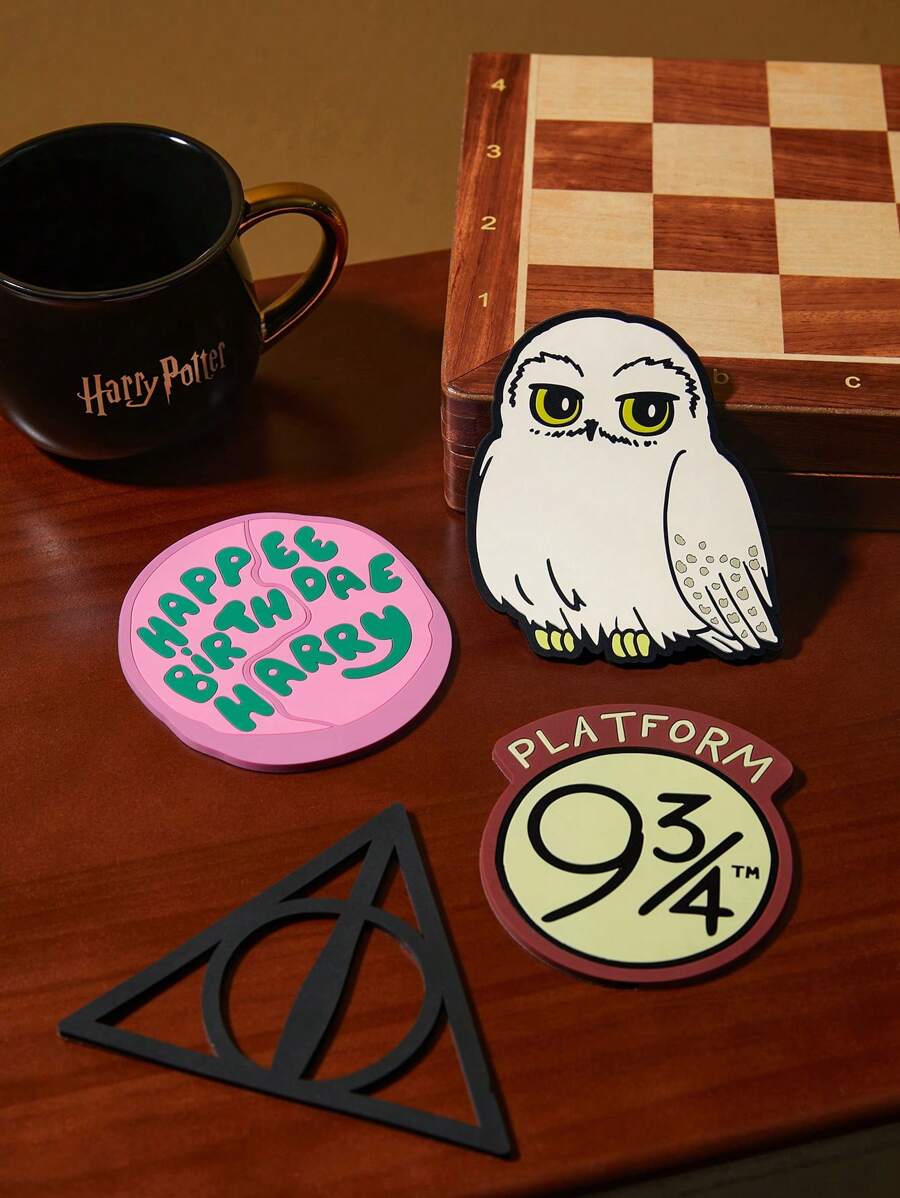 HARRY POTTER X SHEIN 4-teiliges Untersetzer-Set mit Hedwig & Geburtstagstorte & Heiligtümer des Todes & Hogwarts Express-Muster, Harry Potter, Geschenke