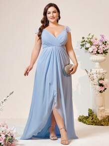 SHEIN Belle Vestido de dama de honor para bodas, eventos escolares, festivales de música y verano, de talla grande, con diseño de cuello en V, plisado, borde asimétrico con abertura, espalda en forma de U, de material de gasa suave y agradable para la piel, en color azul elegante y romántico - Azul - Ver 5