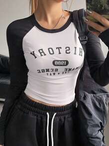 DAZY Áo thun nữ tay dài in chữ cổ tròn bó sát màu Raglan - Đen và trắng - Xem 1