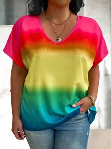 SHEIN LUNE Blusa Holgada Con Manga De Murciélago Ombre Arcoíris Con Cuello En V De Talla Grande