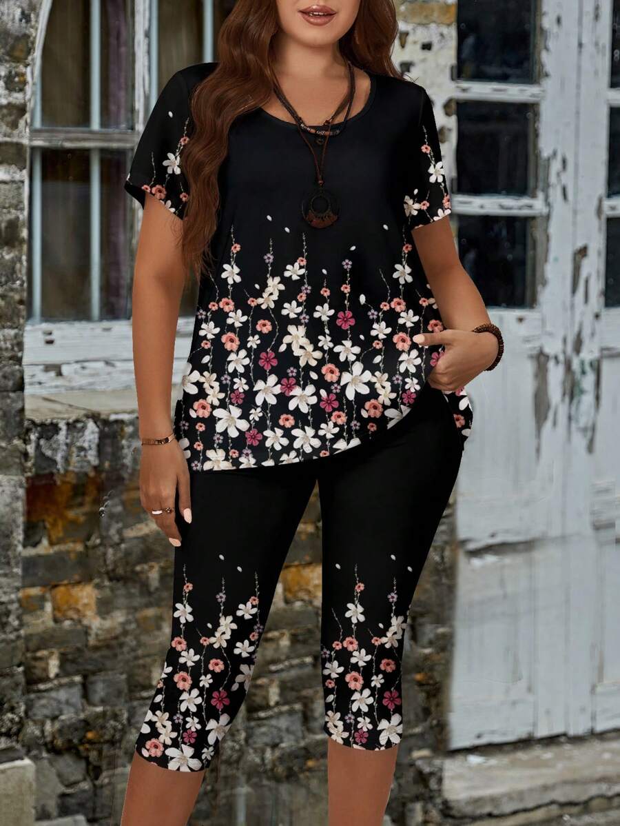 EMERY ROSE 櫻花紋T恤和修身七分褲套裝，針對大碼女性，適用於夏季 - 黑色 - 查看 1