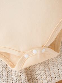 SHEIN 夏季嬰兒男寶寶可愛牛標誌字母印花短袖紧身衣